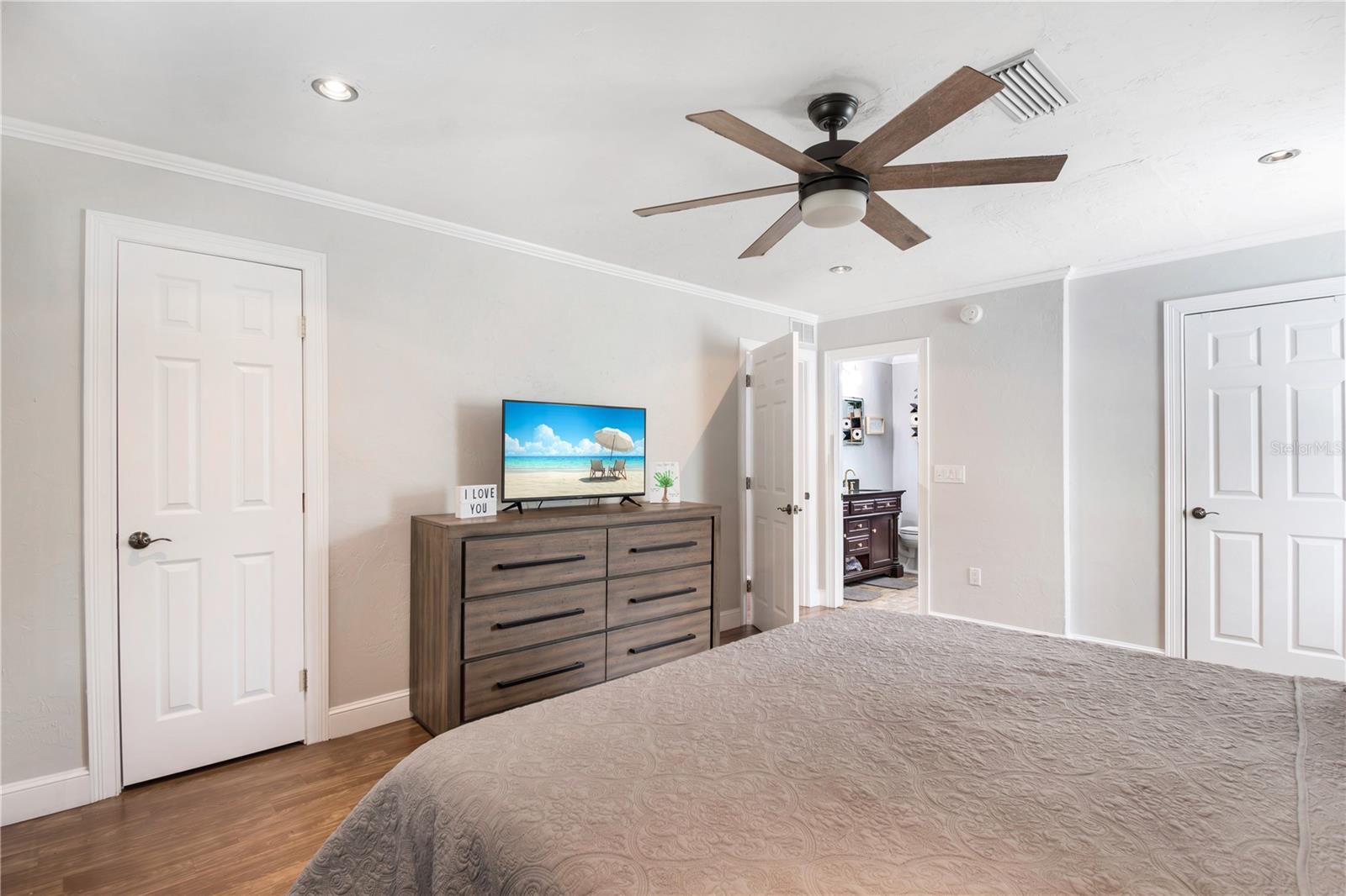 Image 45 of 56 For 3333 3rd Avenue