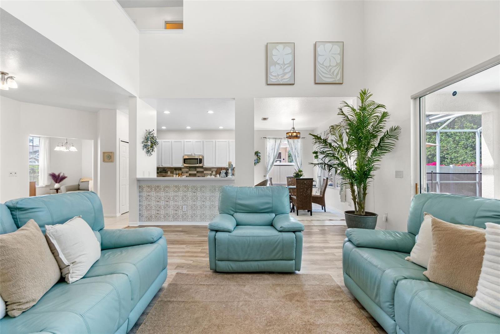 Image 3 of 60 For 5915 43rd Court E