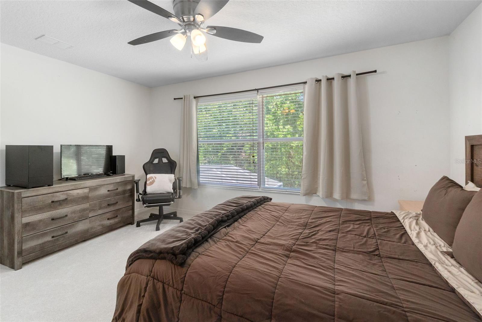 Image 32 of 60 For 5915 43rd Court E