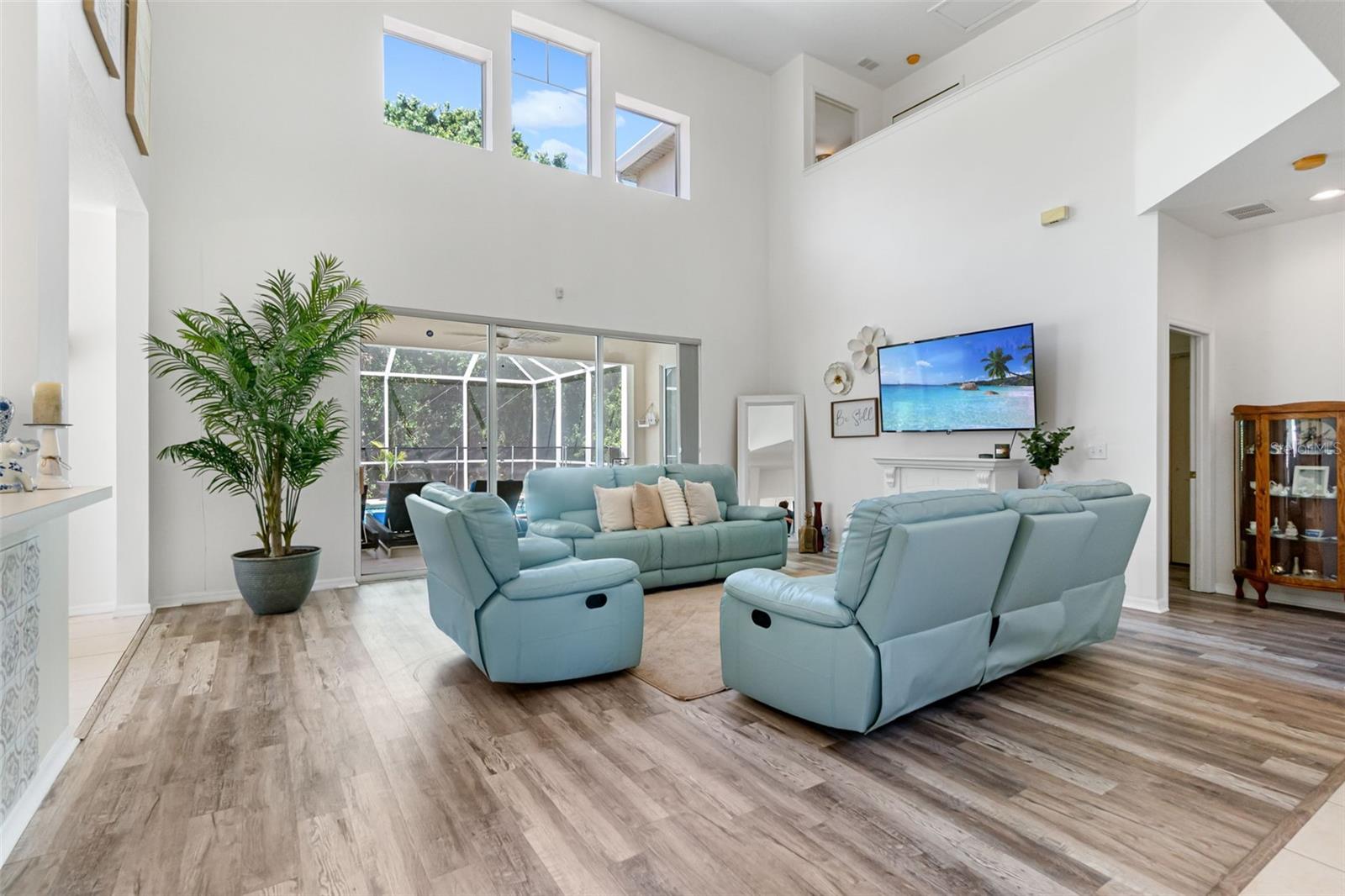 Image 6 of 60 For 5915 43rd Court E