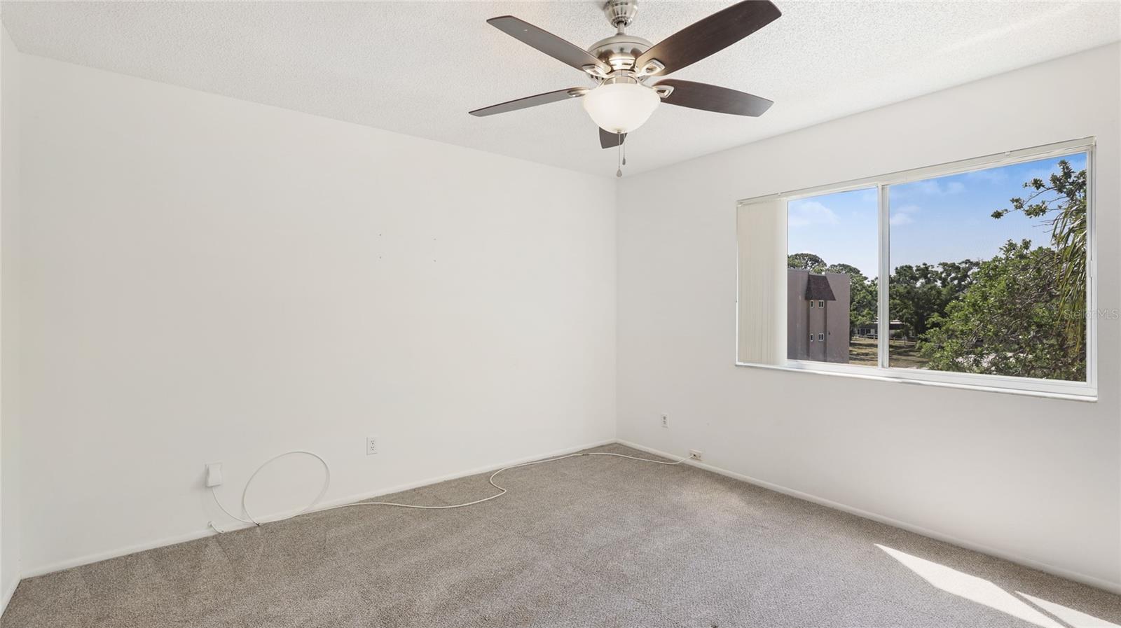 Image 13 of 28 For 1330 Glen Oaks Drive E 374d