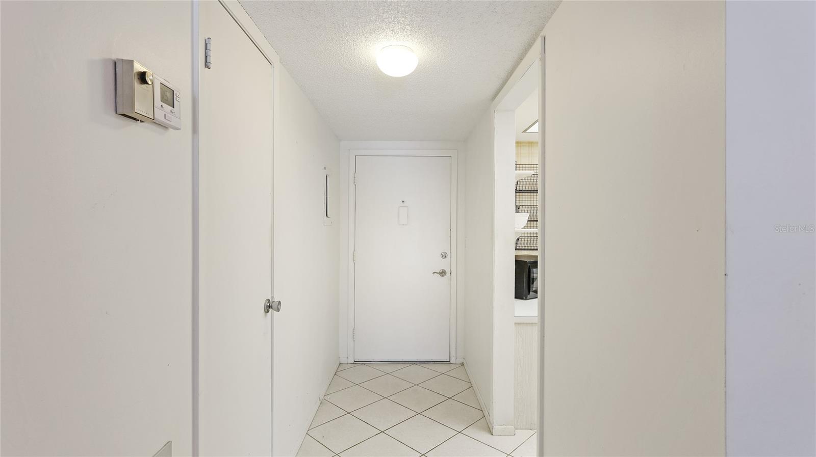 Image 4 of 28 For 1330 Glen Oaks Drive E 374d