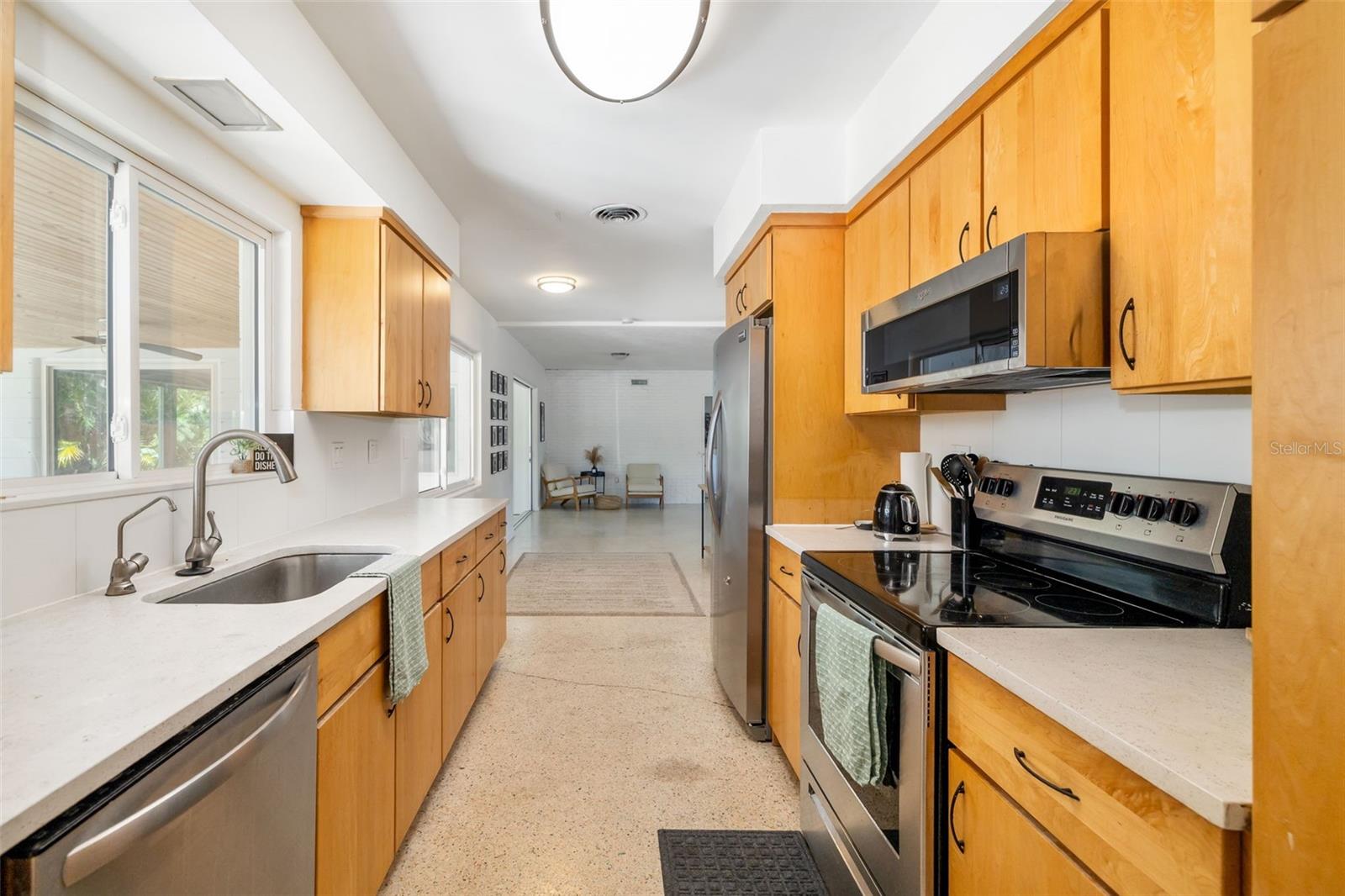 Image 12 of 53 For 2311 Sunnyside Place
