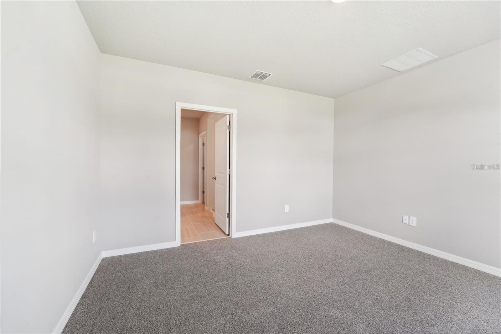 Image 13 of 18 For 109 Whiteland Bend