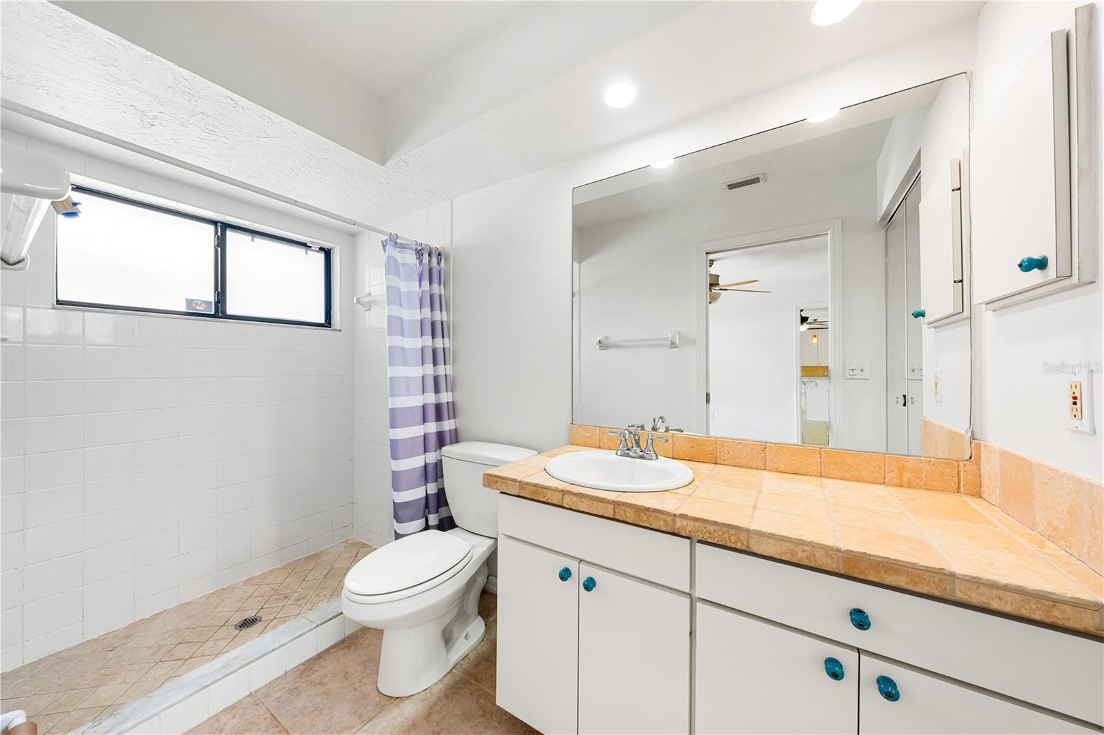 Image 24 of 49 For 3709 Alden Way