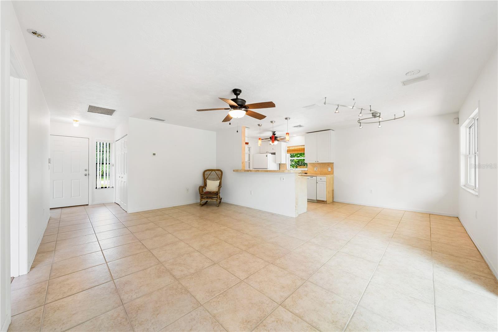 Image 8 of 49 For 3709 Alden Way