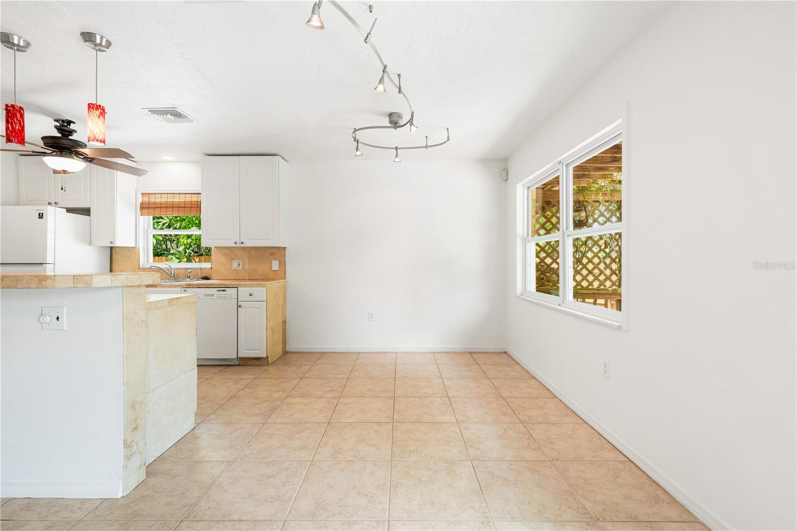 Image 9 of 49 For 3709 Alden Way