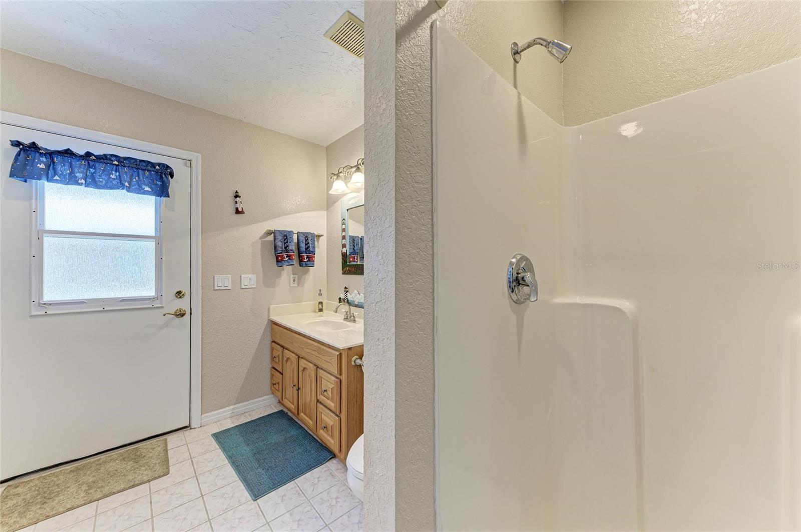 Image 34 of 48 For 13615 4th Avenue Ne