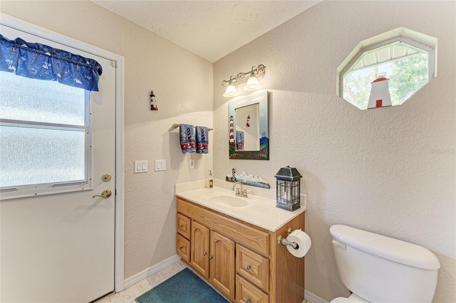Image 35 of 48 For 13615 4th Avenue Ne