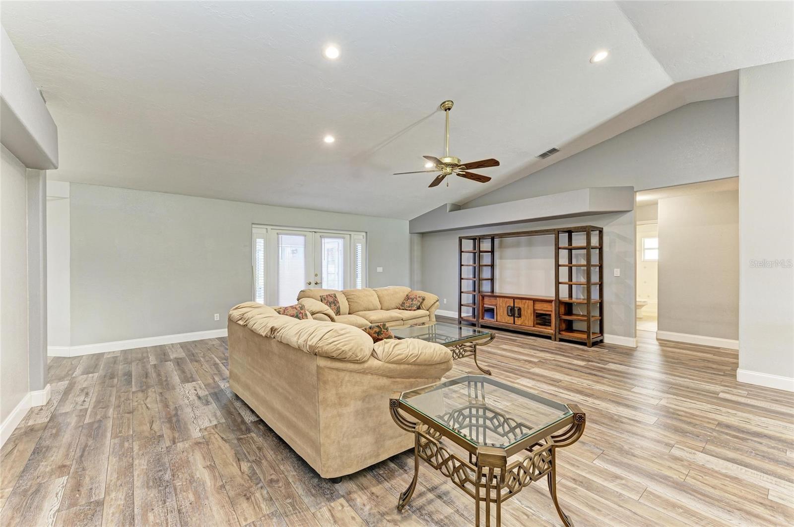 Image 7 of 48 For 13615 4th Avenue Ne