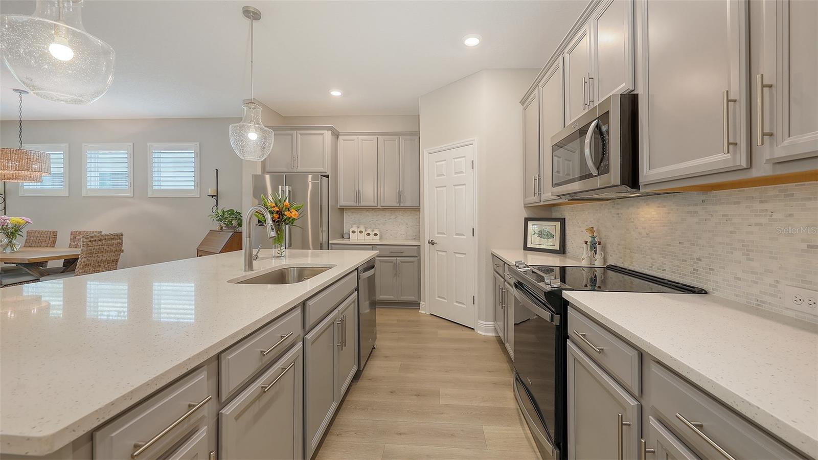 Image 13 of 51 For 8110 Trimbelle Terrace