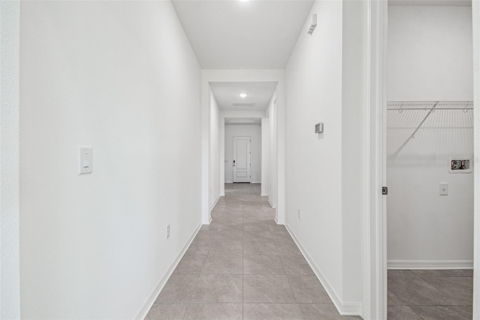 Image 11 of 90 For 260 Hillshire Place
