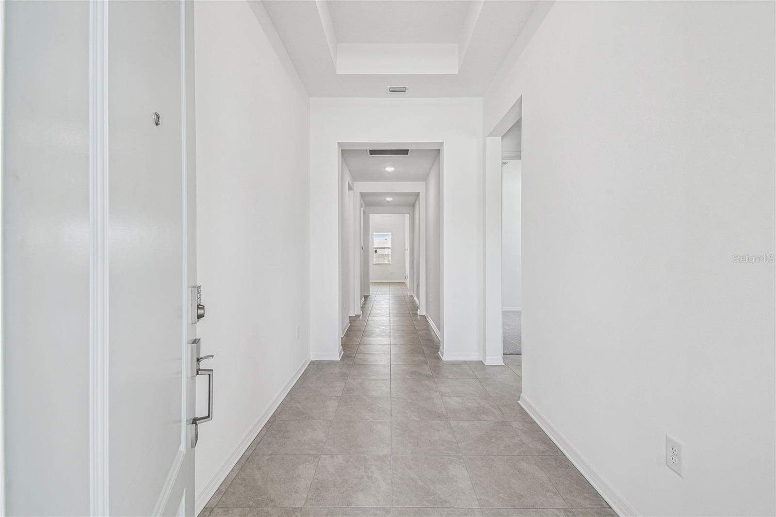 Image 12 of 90 For 260 Hillshire Place