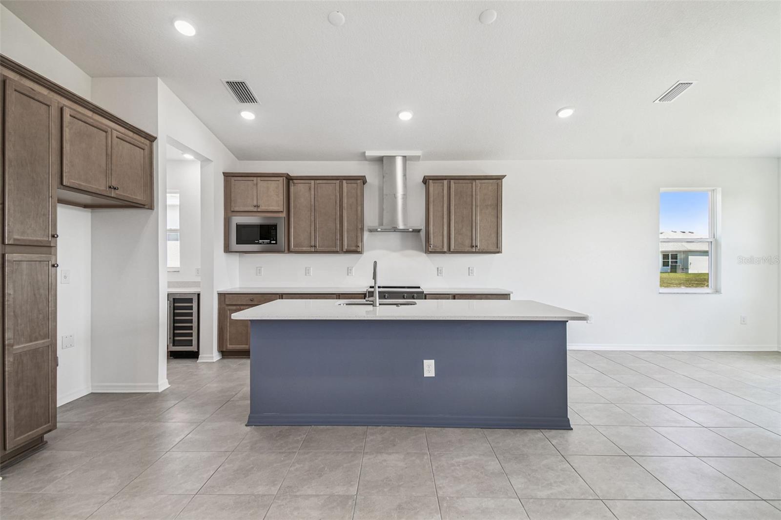Image 26 of 90 For 260 Hillshire Place