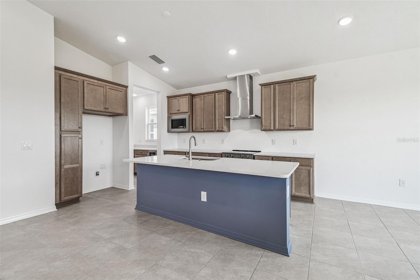 Image 28 of 90 For 260 Hillshire Place