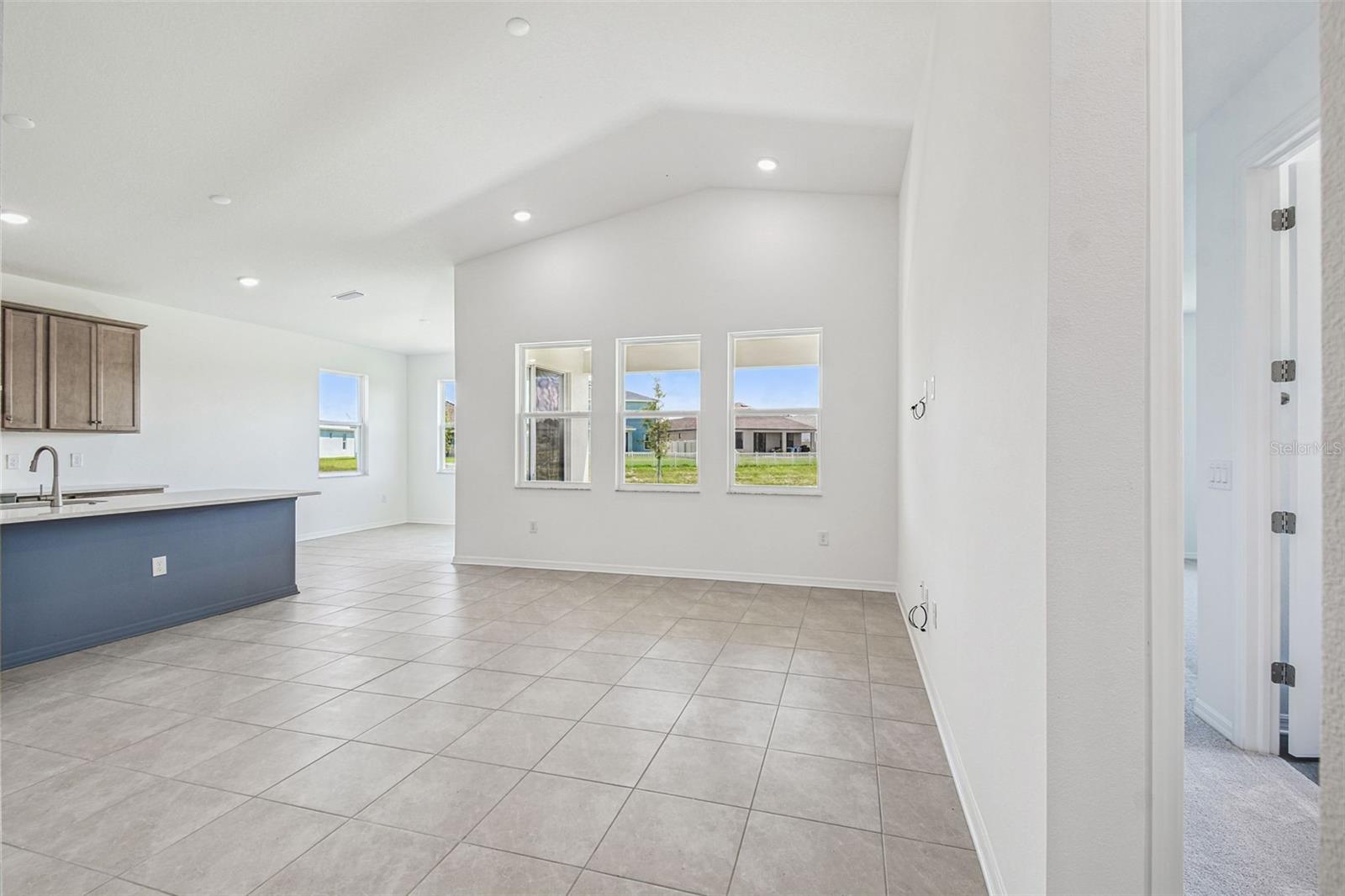 Image 32 of 90 For 260 Hillshire Place