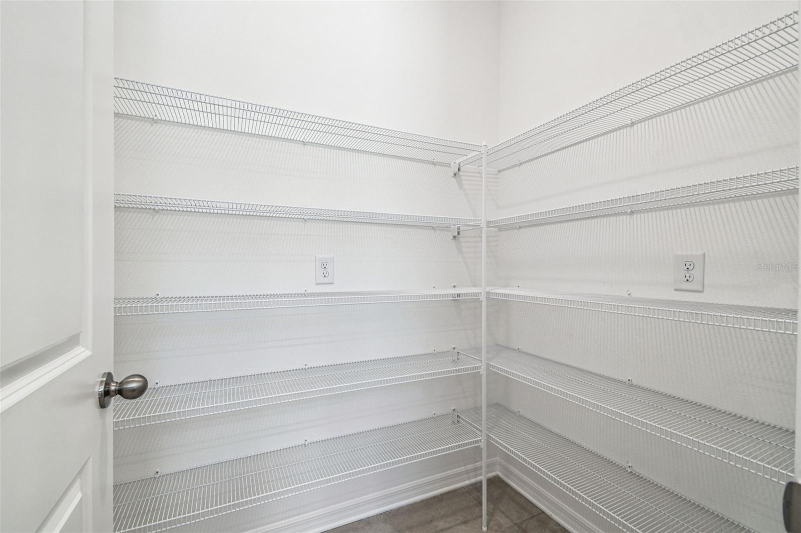 Image 34 of 90 For 260 Hillshire Place