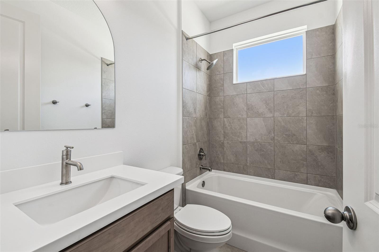 Image 43 of 90 For 260 Hillshire Place