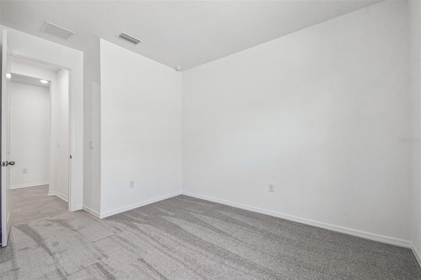 Image 44 of 90 For 260 Hillshire Place