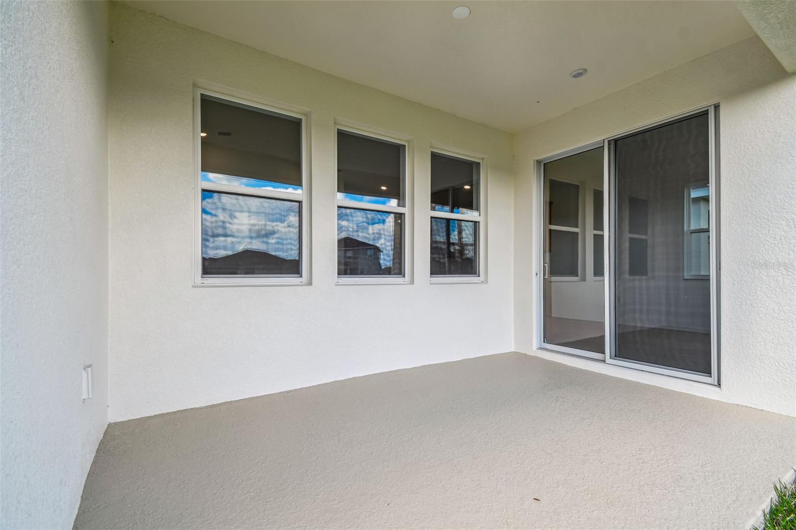 Image 68 of 90 For 260 Hillshire Place