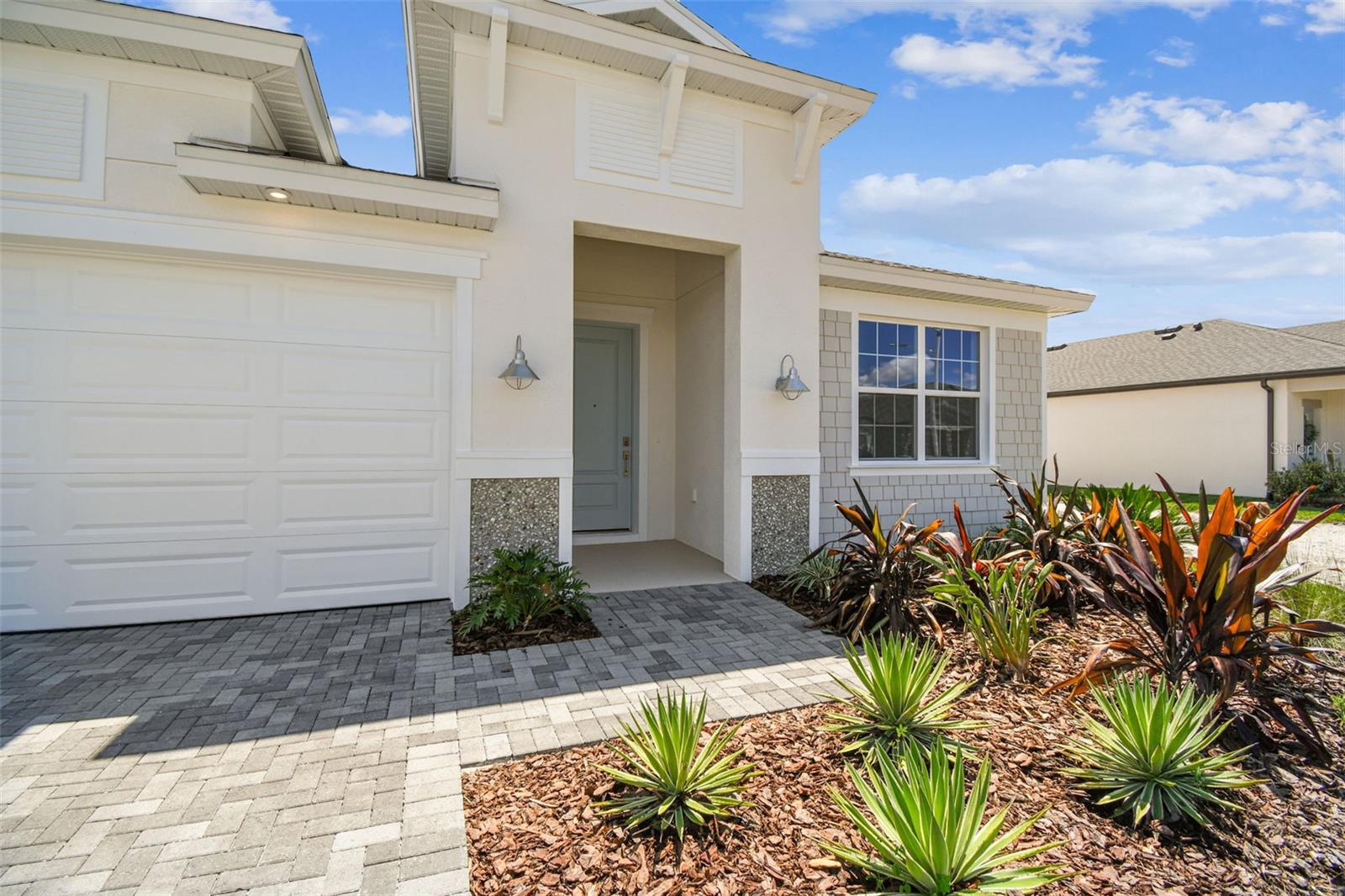 Image 8 of 90 For 260 Hillshire Place