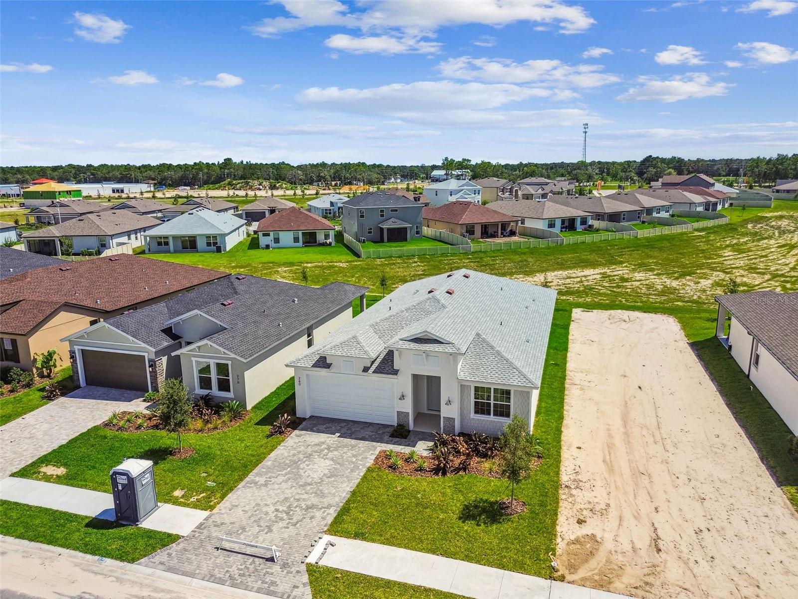 Image 9 of 90 For 260 Hillshire Place