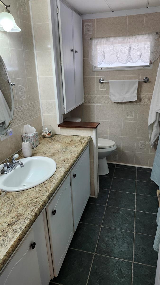 Listing photo id 12 for 2309 17th Street Lane W