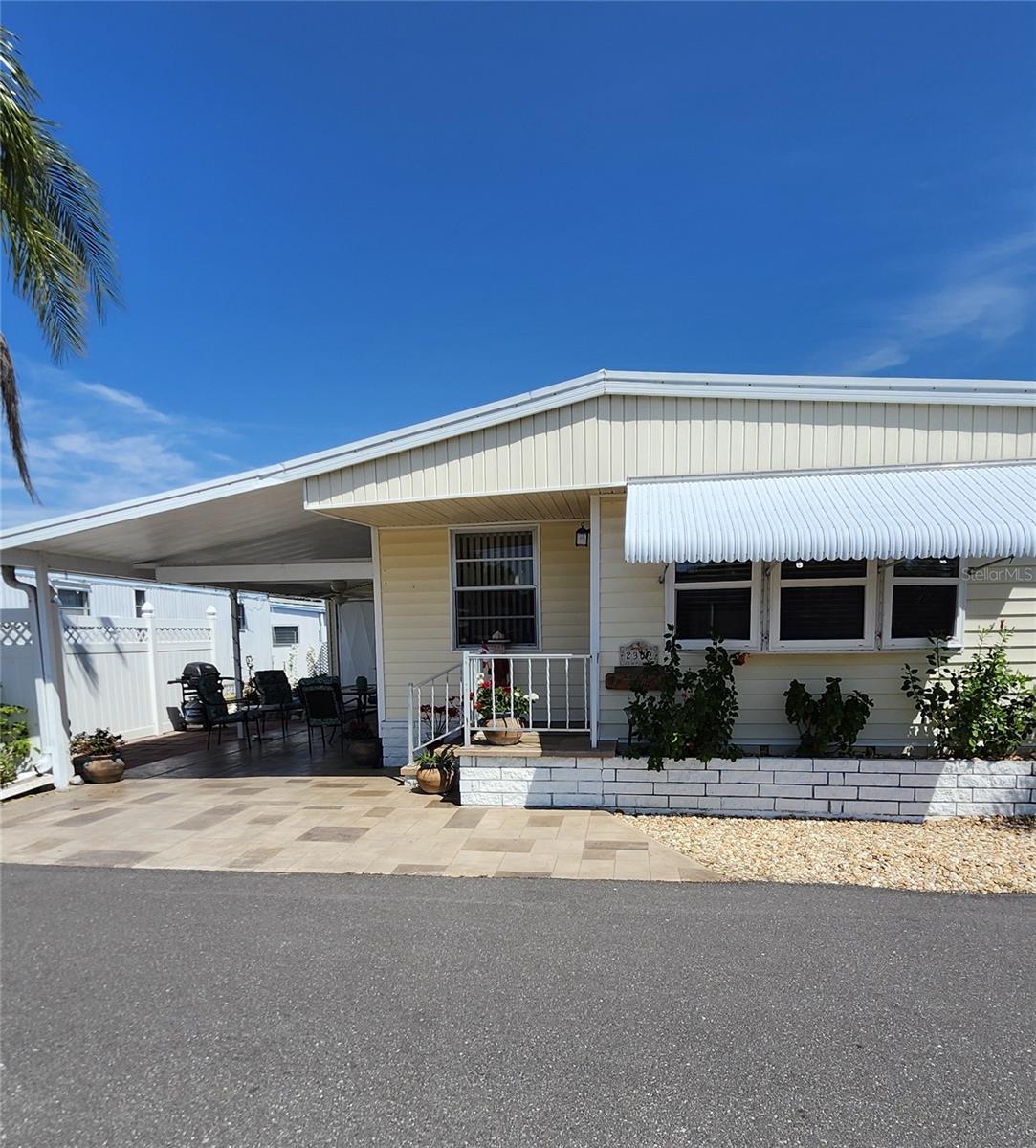 Listing photo id 0 for 2309 17th Street Lane W