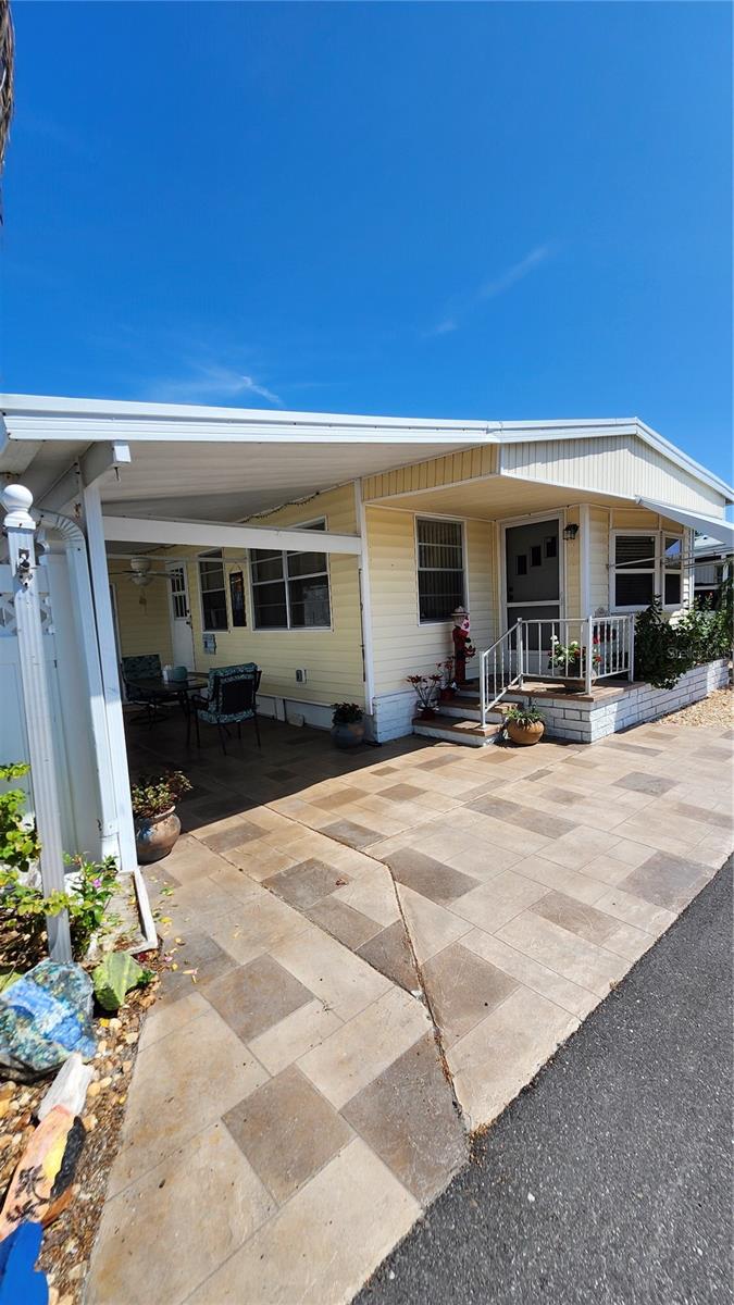 Listing photo id 2 for 2309 17th Street Lane W