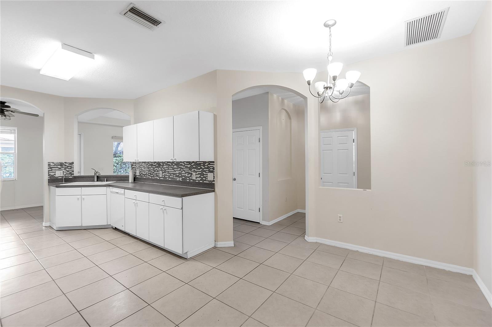 Image 8 of 42 For 6418 Rosefinch Court 103