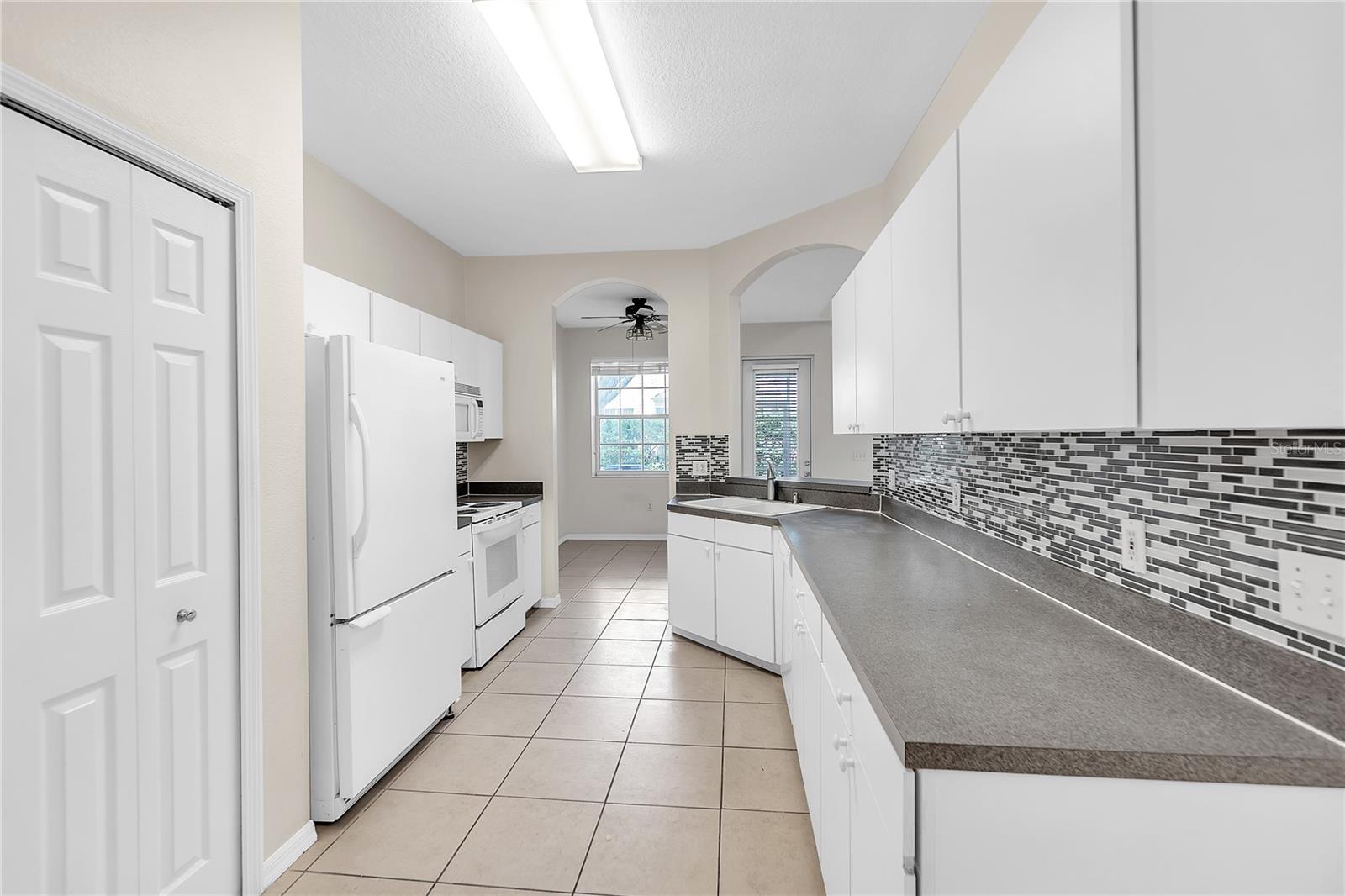 Image 9 of 42 For 6418 Rosefinch Court 103