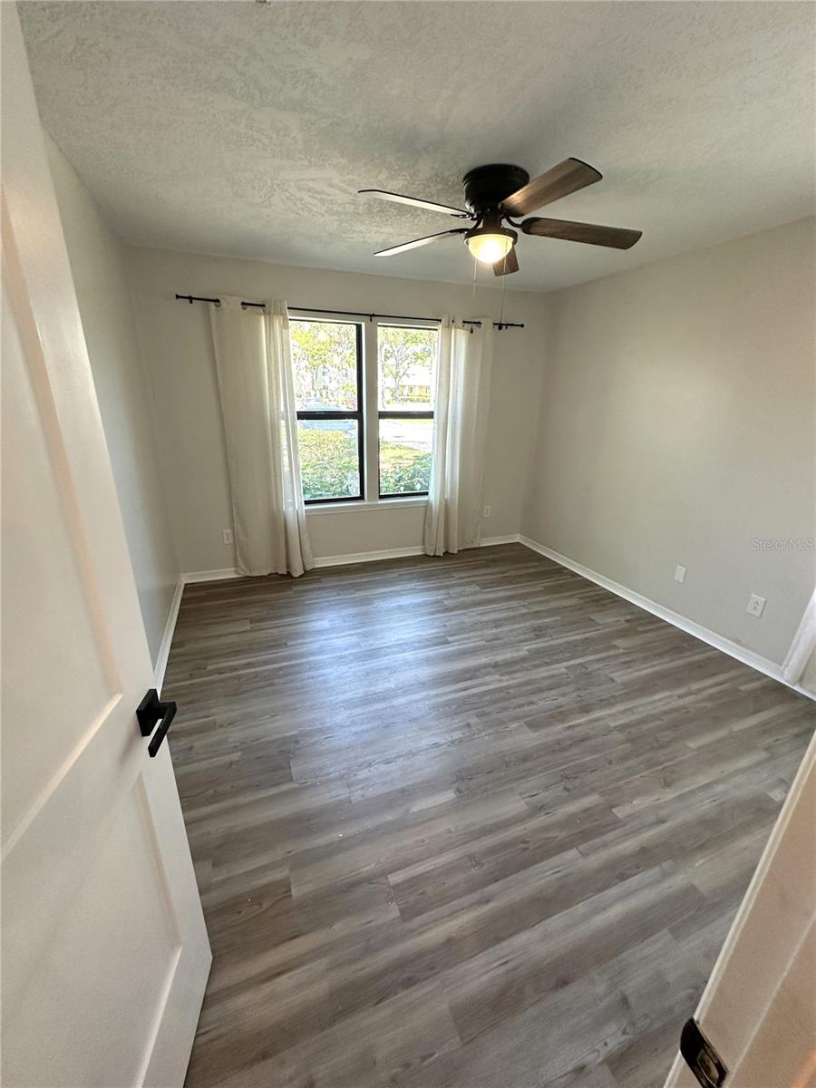 Image 12 of 26 For 4005 Crockers Lake Boulevard 11