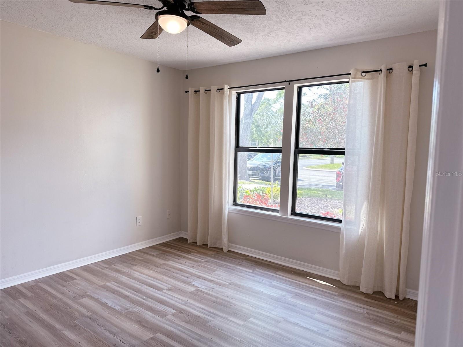 Image 15 of 26 For 4005 Crockers Lake Boulevard 11