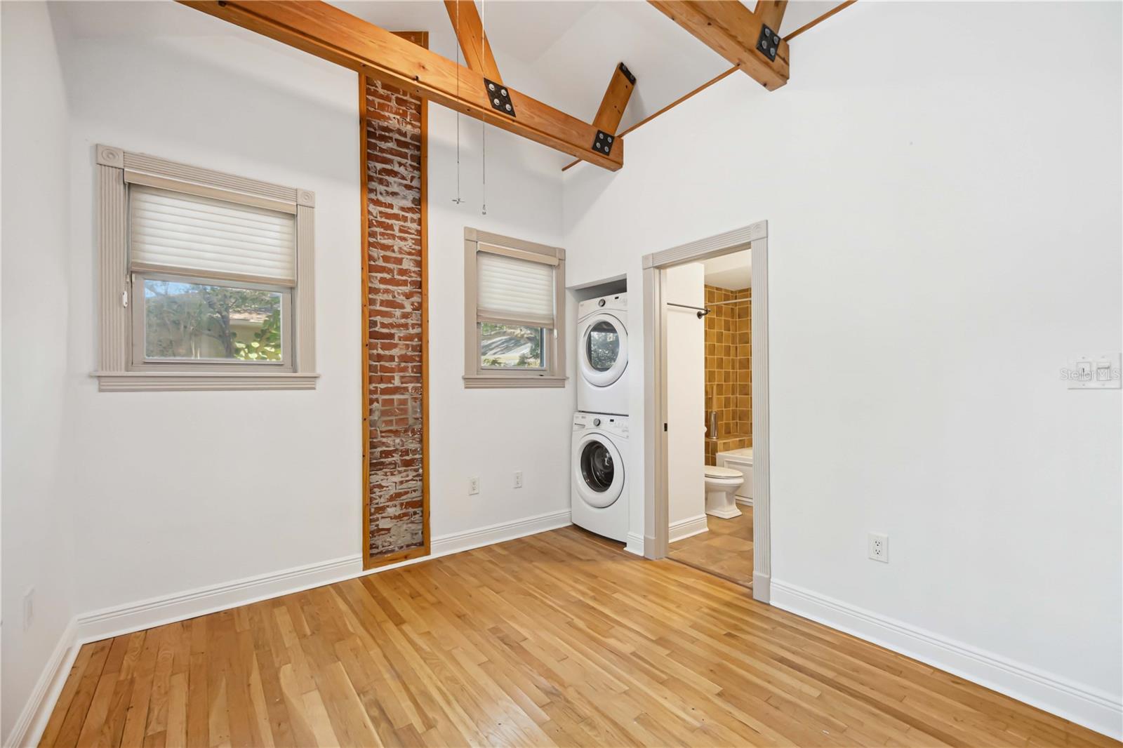 Image 32 of 75 For 1743 8th Street