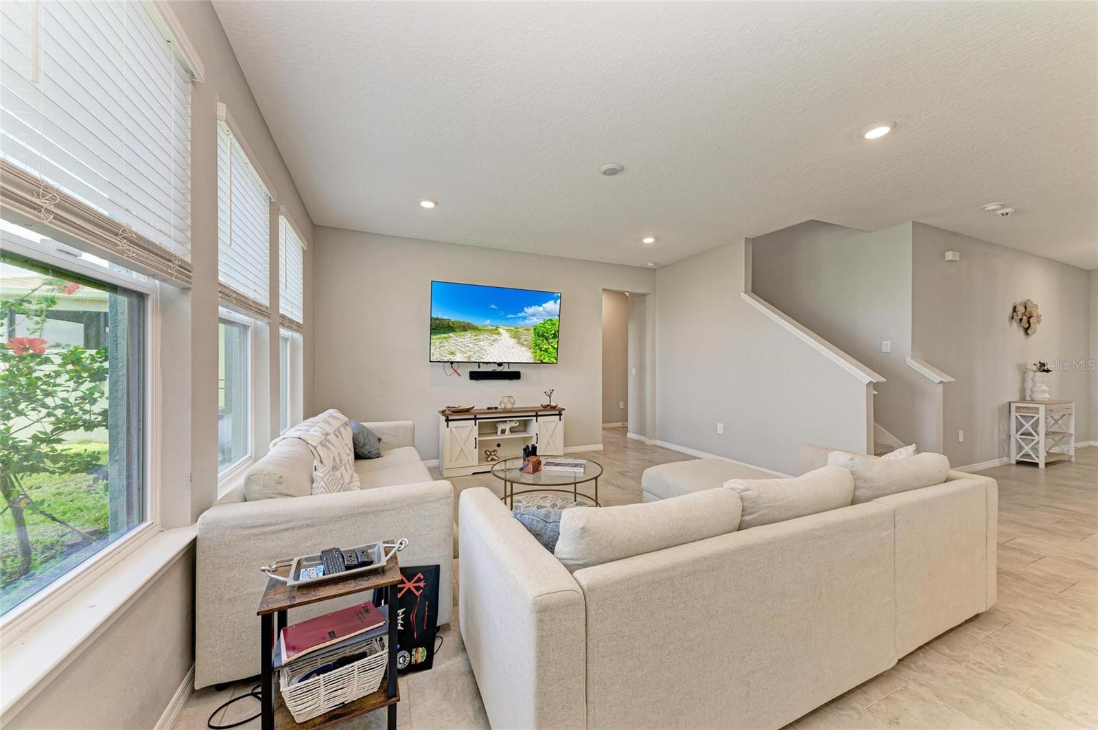 Image 18 of 56 For 17669 Cantarina Cove