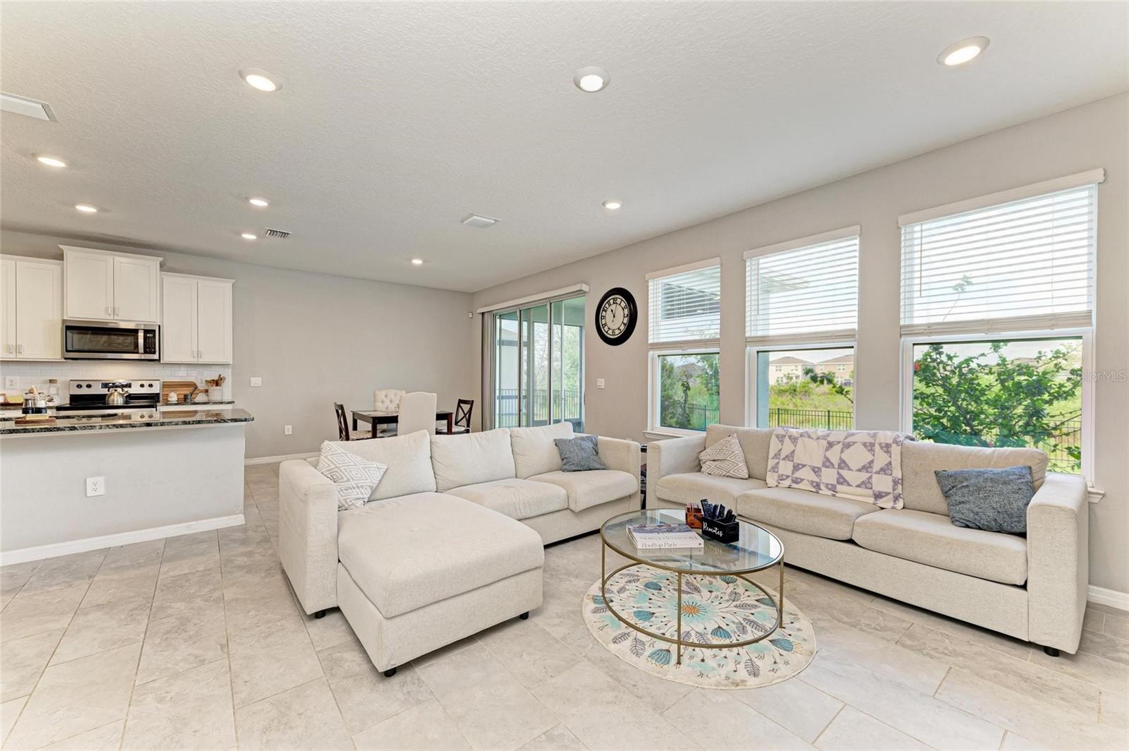 Image 21 of 56 For 17669 Cantarina Cove