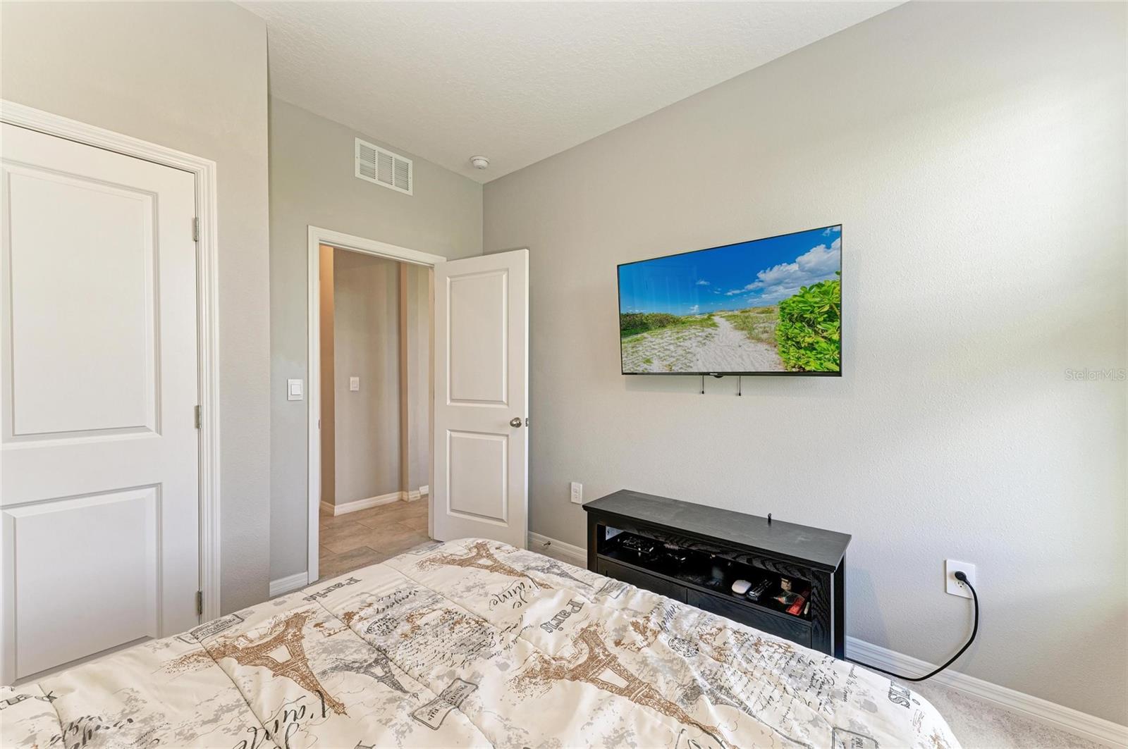 Image 25 of 56 For 17669 Cantarina Cove