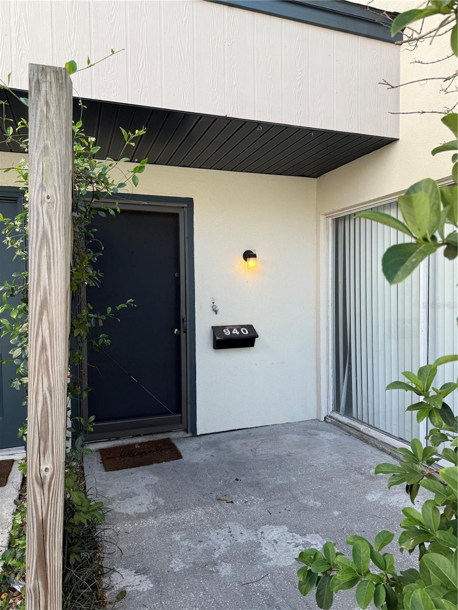 Details for 940 Byron Court 17c, SARASOTA, FL 34243