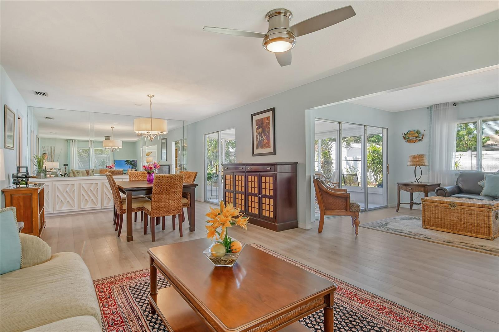 Image 10 of 55 For 2417 Riverbluff Parkway 235
