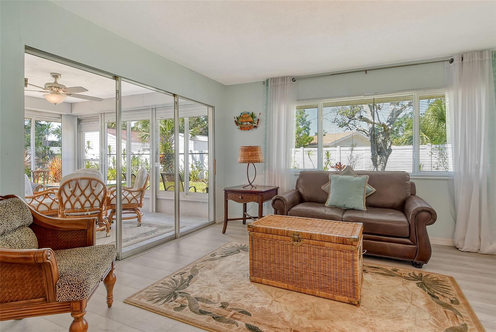 Image 11 of 55 For 2417 Riverbluff Parkway 235