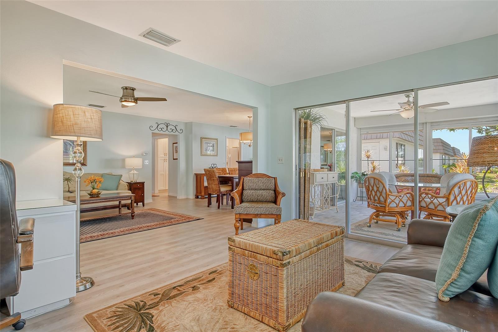 Image 13 of 55 For 2417 Riverbluff Parkway 235