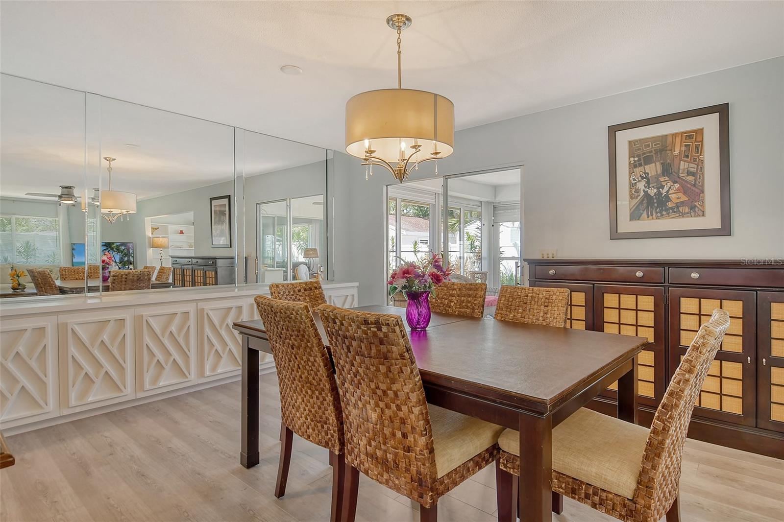 Image 19 of 55 For 2417 Riverbluff Parkway 235