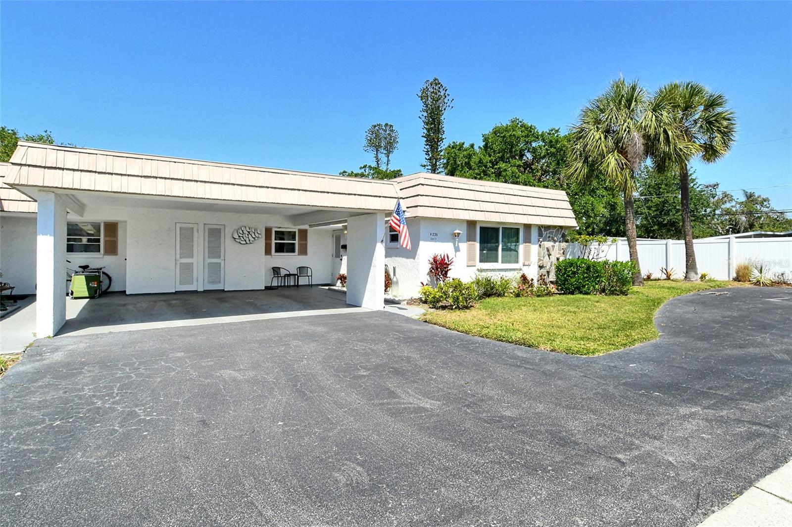 Image 2 of 55 For 2417 Riverbluff Parkway 235