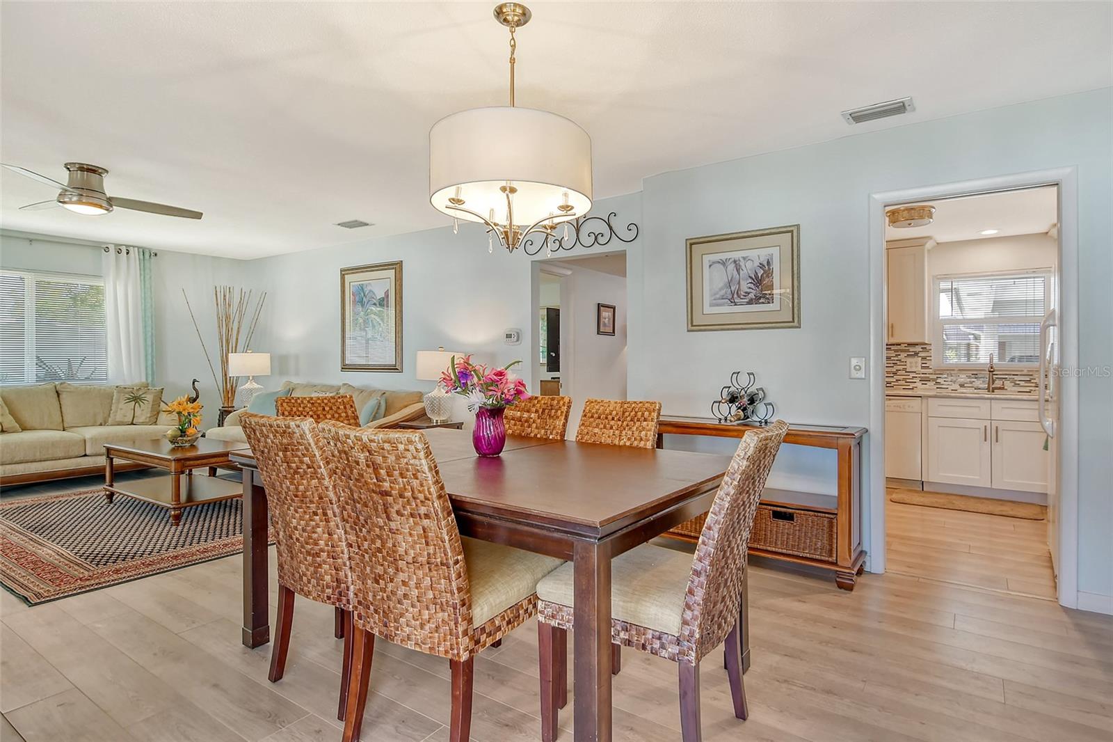 Image 21 of 55 For 2417 Riverbluff Parkway 235