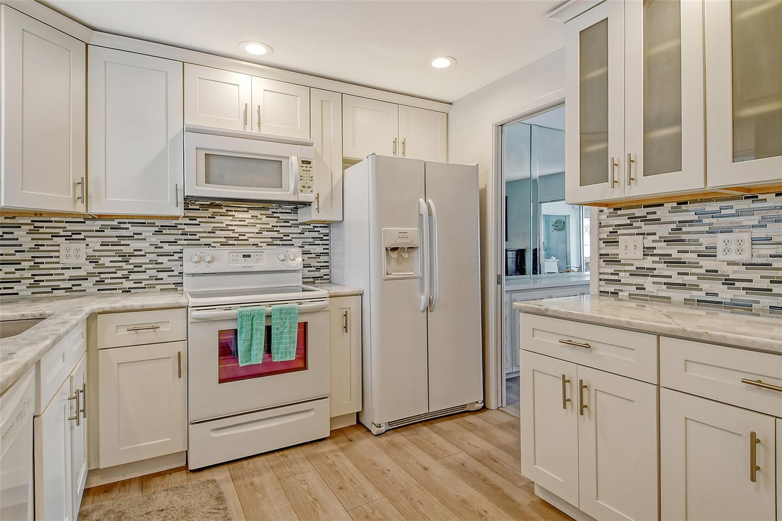 Image 23 of 55 For 2417 Riverbluff Parkway 235