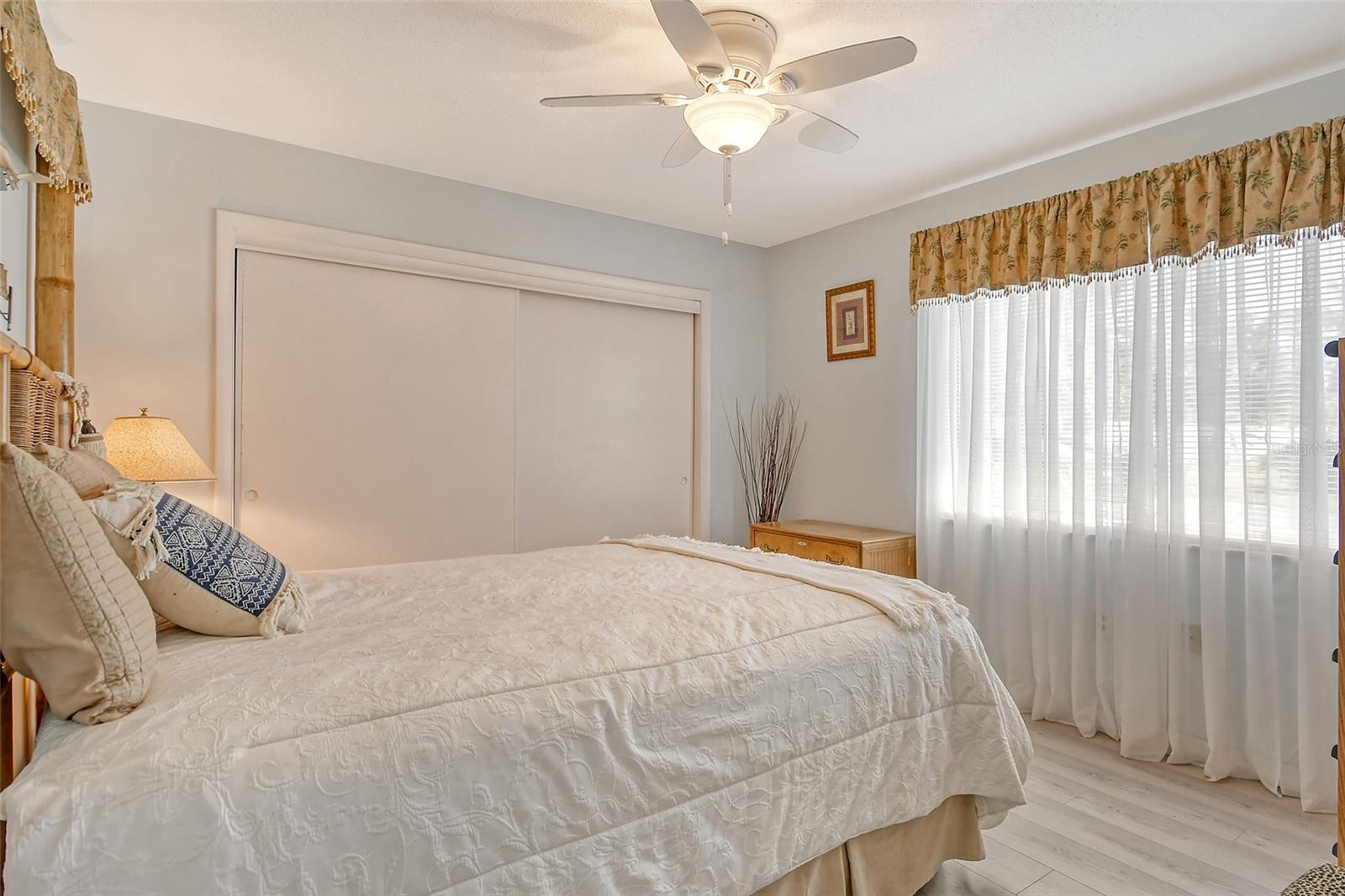 Image 30 of 55 For 2417 Riverbluff Parkway 235