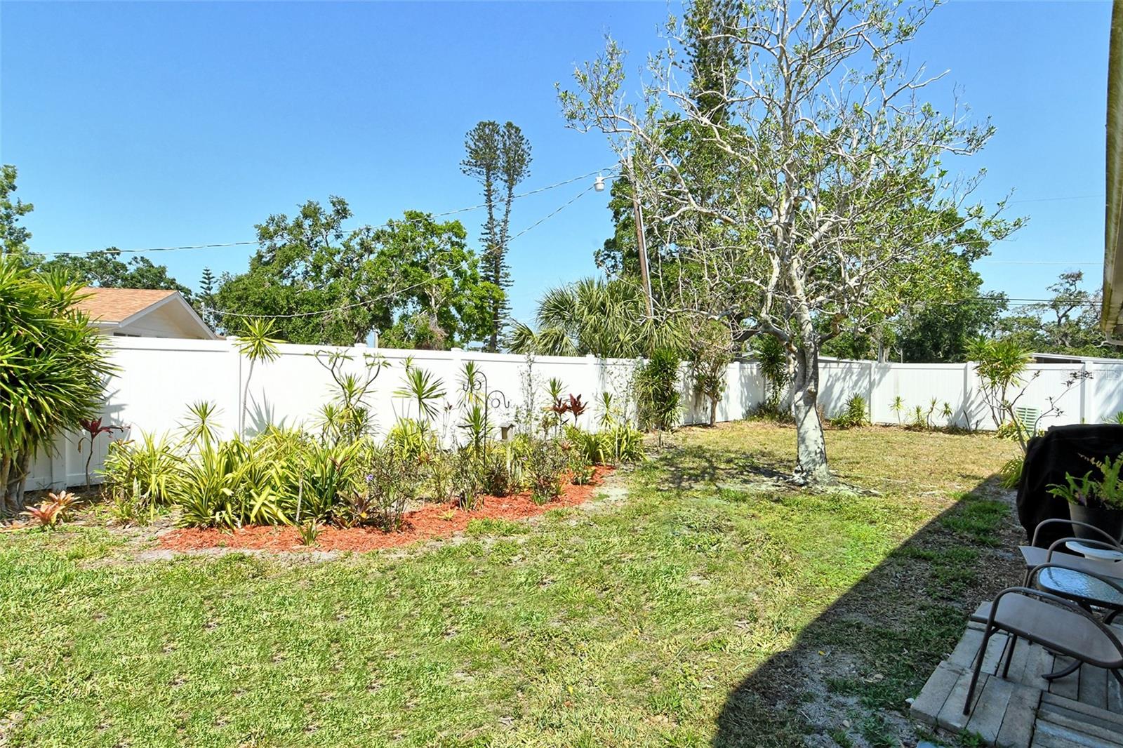 Image 33 of 55 For 2417 Riverbluff Parkway 235