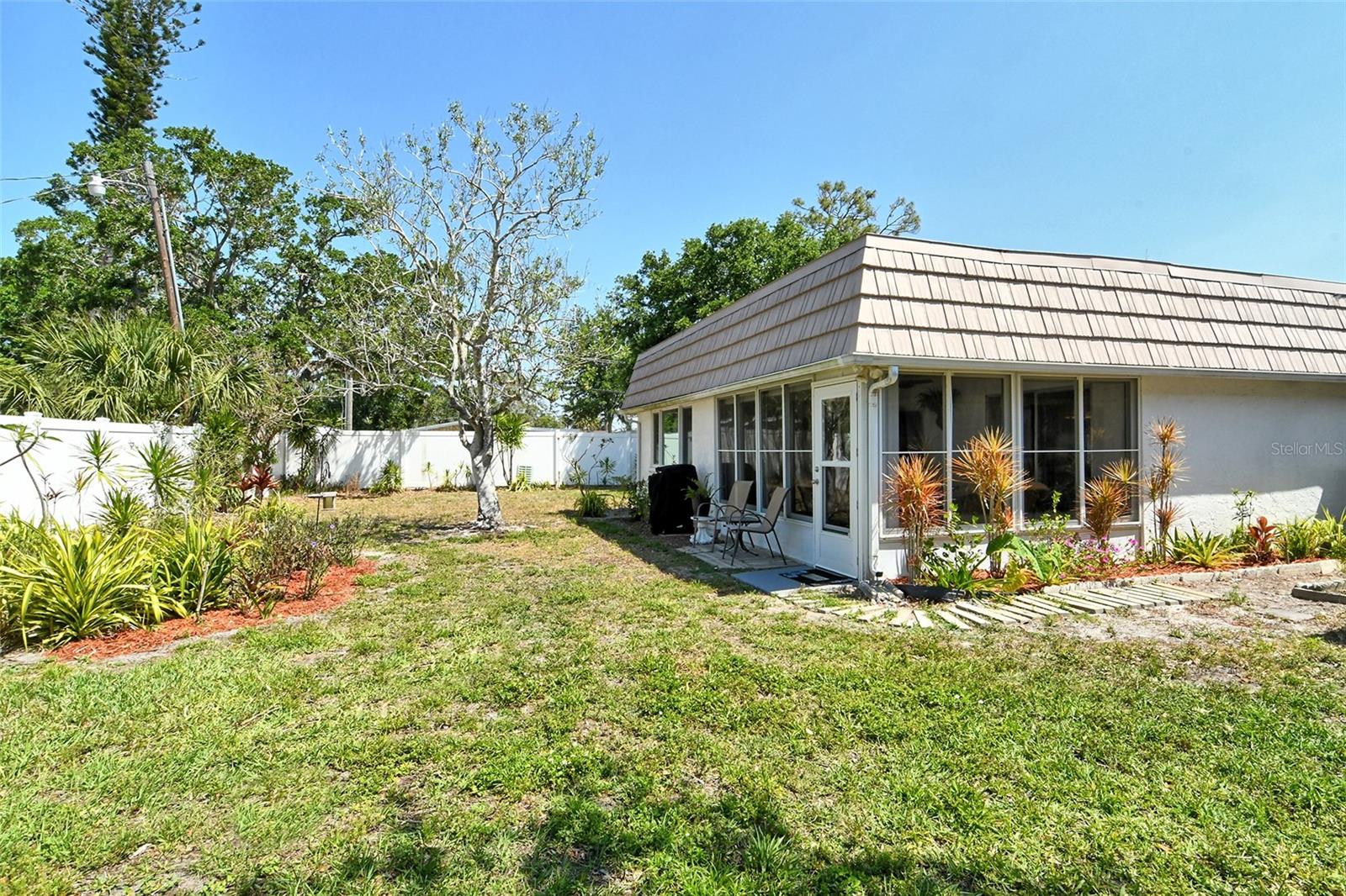 Image 36 of 55 For 2417 Riverbluff Parkway 235