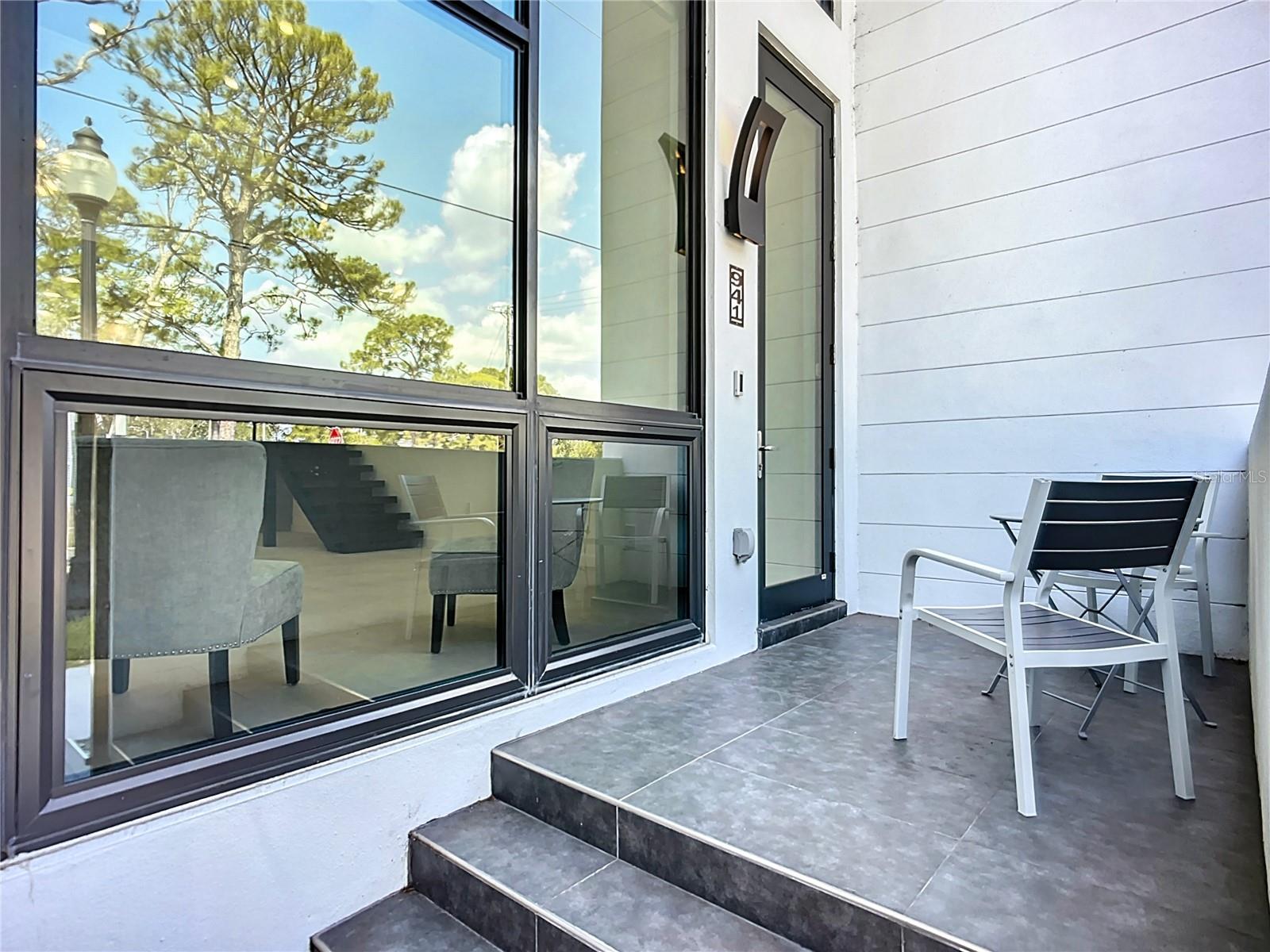 Image 11 of 53 For 941 Osprey Avenue