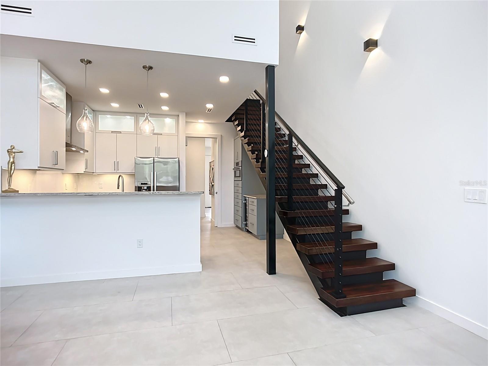 Image 18 of 53 For 941 Osprey Avenue